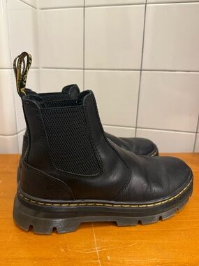 Dr Martens Embury Chelsea Boots - Size Women’s 8